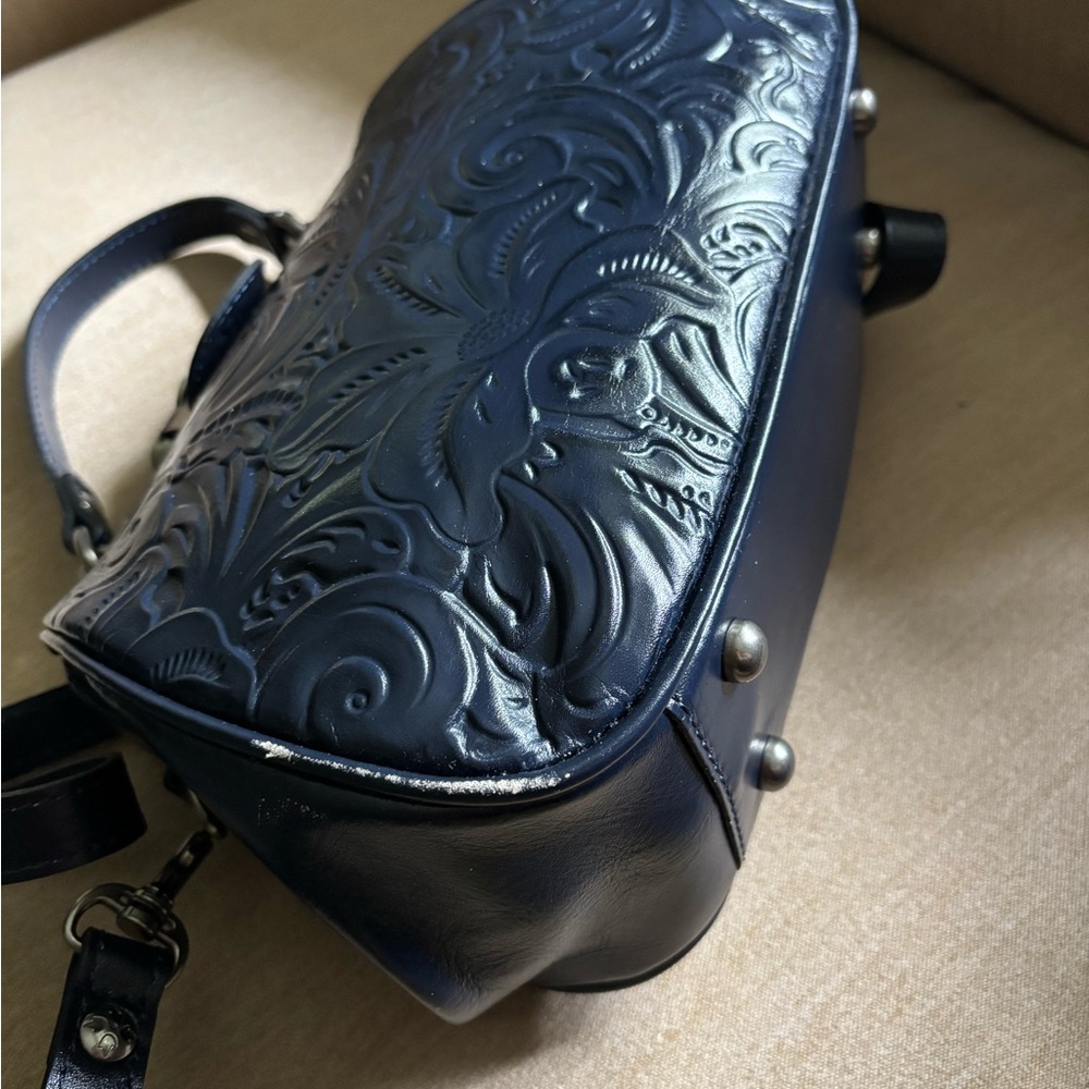 Navy Blue Patricia Nash Crossbody Bag with Embossed Design GRACCHI OCEANO - Picture 7 of 8
